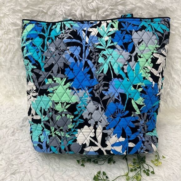 Vera Bradley Quilted Tote Shoulder Bag in CamoFloral pattern Blue Multi Large - Picture 5 of 9